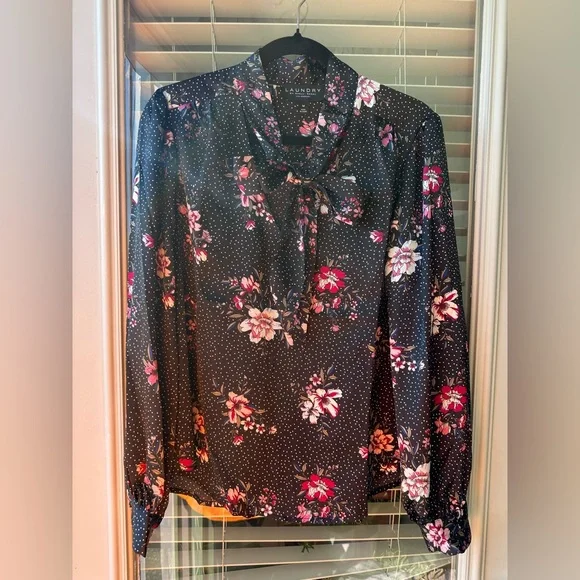 Laundry by Shelli Segal $89 Black Floral V-neck Tie Blouse - Picture 6 of 10